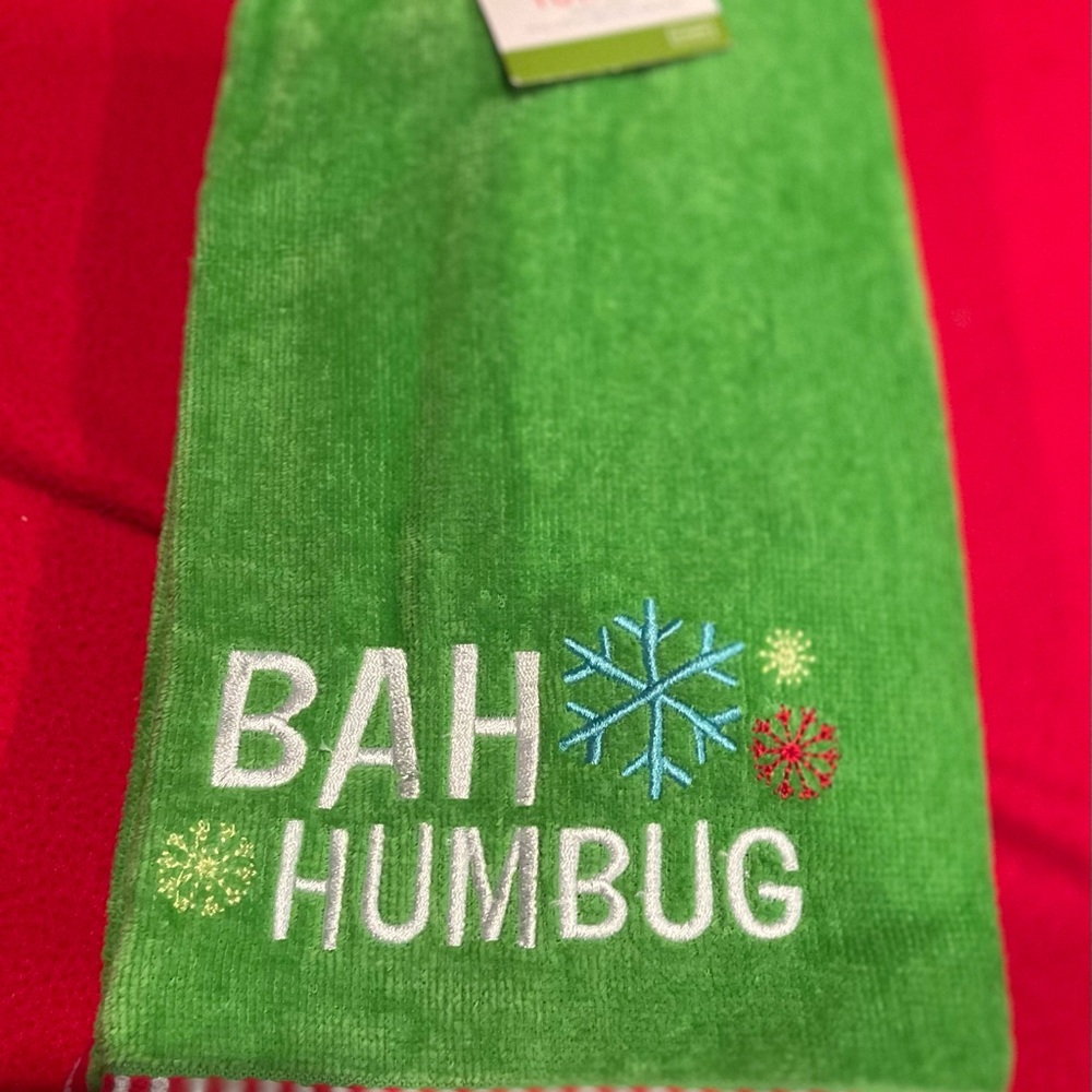 Green & Red Holiday Kitchen Towel Set NWT